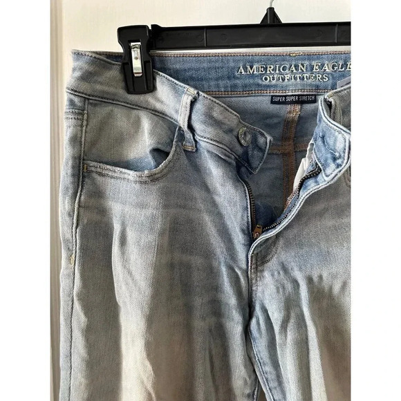American Eagle Women’s size 12 blue jeans - Picture 3 of 8